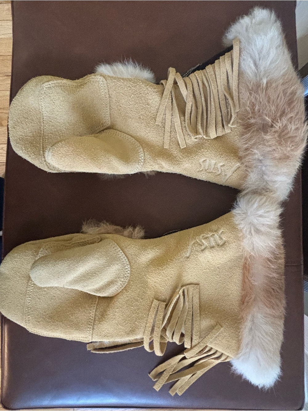 Astis Long Cuff Mittens - Picture 2 of 6